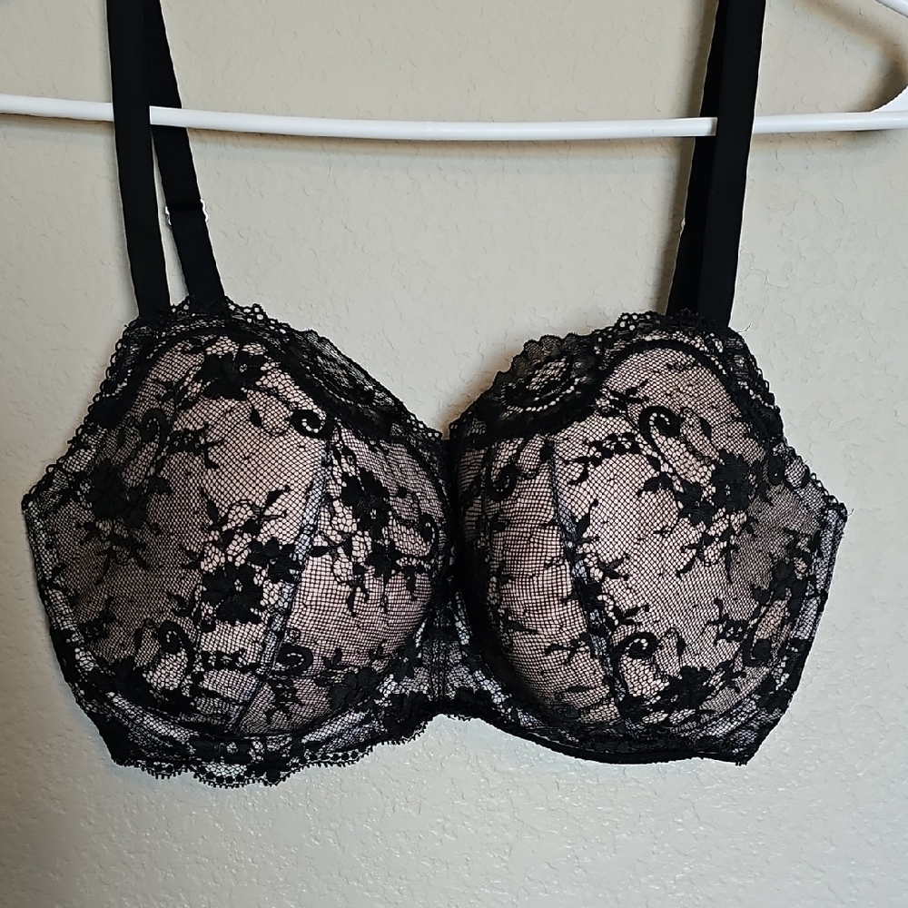 Victoria's Secret Dream AngelBlack Lace Bra with Underwire and Adjustable Straps